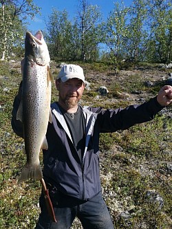 Flott Finnmark ørret og ny personlig rekord