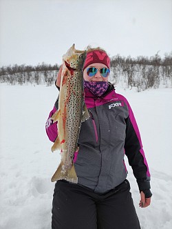 viddeliv adventure, finnmarks vidda, karasjok , drømmefiske, isfiske